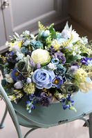 Blulla, wiosenna kompozycja kwiatowa w białej misce, wys.26cm