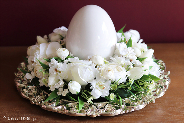 Allegra White, wielkanocny stroik na talerzu z jajem, śr.33cm