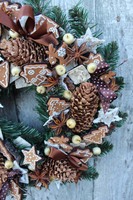 Brązowe Święta, dekoracyjny wianek na drzwi śr.33cm