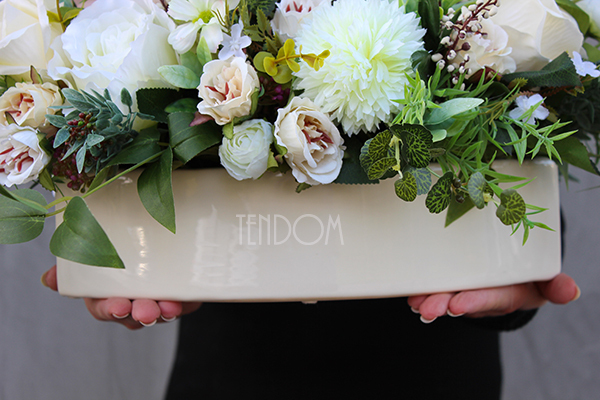 Lukrecja kompozycja kwiatowa / bukiet dł.60cm wys.22cm