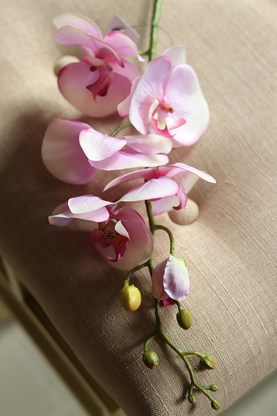 gałązka kwiatowa, sztuczny storczyk / orchidea Jasny Róż, 1 szt, dł.86cm