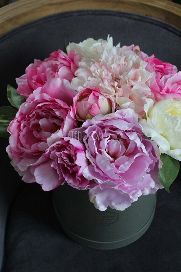 Alisa, kompozycja kwiatowa / bukiet Flowerbox, wys.38cm