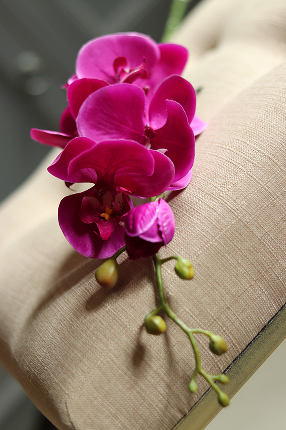 gałązka kwiatowa, sztuczny storczyk / orchidea Leo Fuksja, 1 szt, dł.88cm