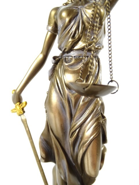 elegancka figurka, Temida, wys.35cm