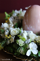 Kurnikova Różowa, wielkanocny stroik z porcelanowym jajem, śr.35cm