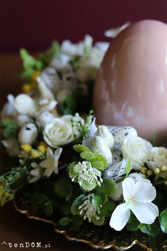 Kurnikova Różowa, wielkanocny stroik z porcelanowym jajem, śr.35cm