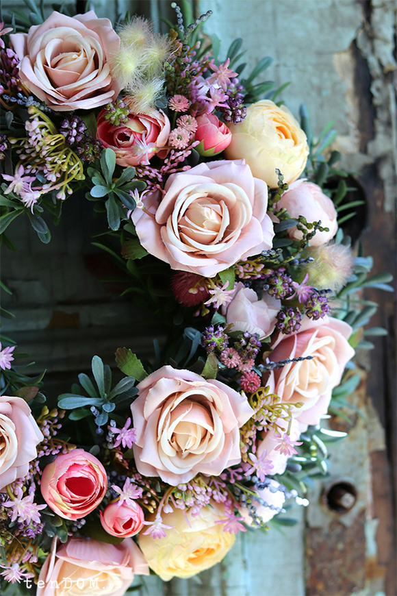 Angela 2, uroczy kwiatowy wianek, śr.30cm