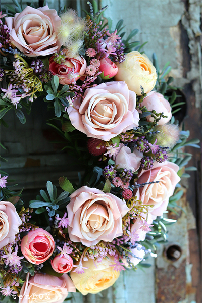 Angela 2, uroczy kwiatowy wianek, śr.30cm