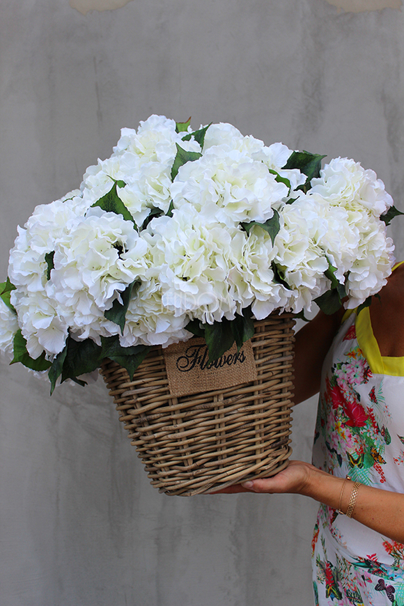 kosz Flowers Provance z białymi hortensjami wys.55cm