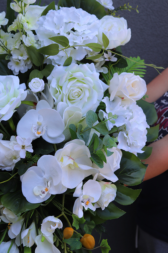 Białe Wspomnienia, kompozycja / wiązanka nagrobna, dł.96cm