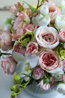 bogaty bukiet wiosennych kwiatów w szklanym wazonie, Hellissa Big, wys.28cm 