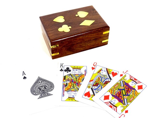 Brass, talia kart w pudełku z palisandru, wym.11x7.75x4cm