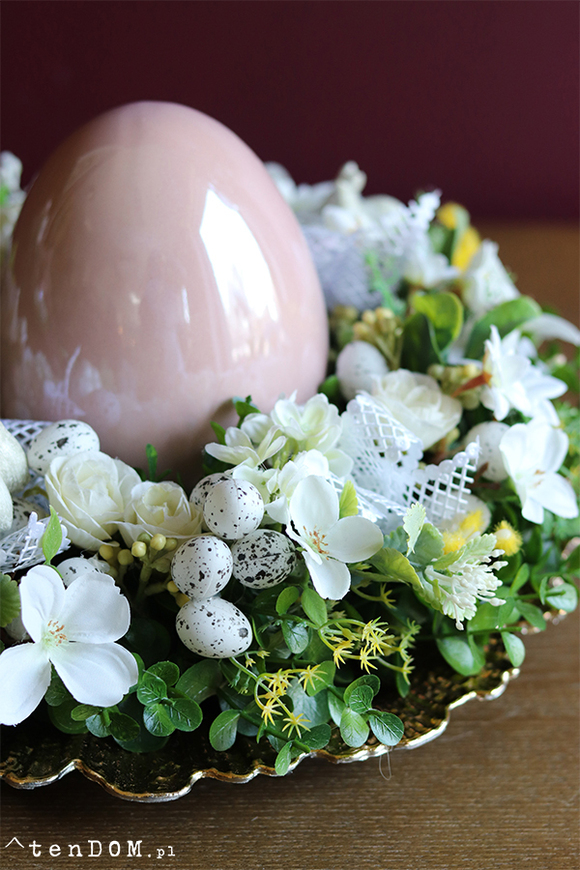 Kurnikova Różowa, wielkanocny stroik z porcelanowym jajem, śr.35cm