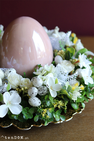 Kurnikova Różowa, wielkanocny stroik z porcelanowym jajem, śr.35cm
