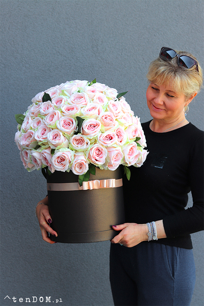 flowerbox 100 róż, Jubileo Prezenta, wys.58cm