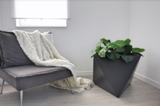 Eos, geometryczna antracytowa donica, wys.50x60x60cm