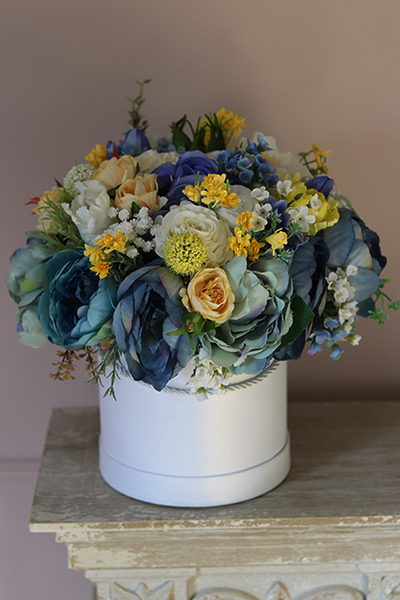 Bonitte Blue, flowerbox w wiosennej kolorystyce, wys.30cm