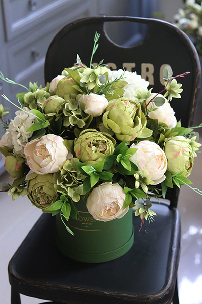 flowerbox Extra Green, kompozycja kwiatowa w pudełku, wys.44cm