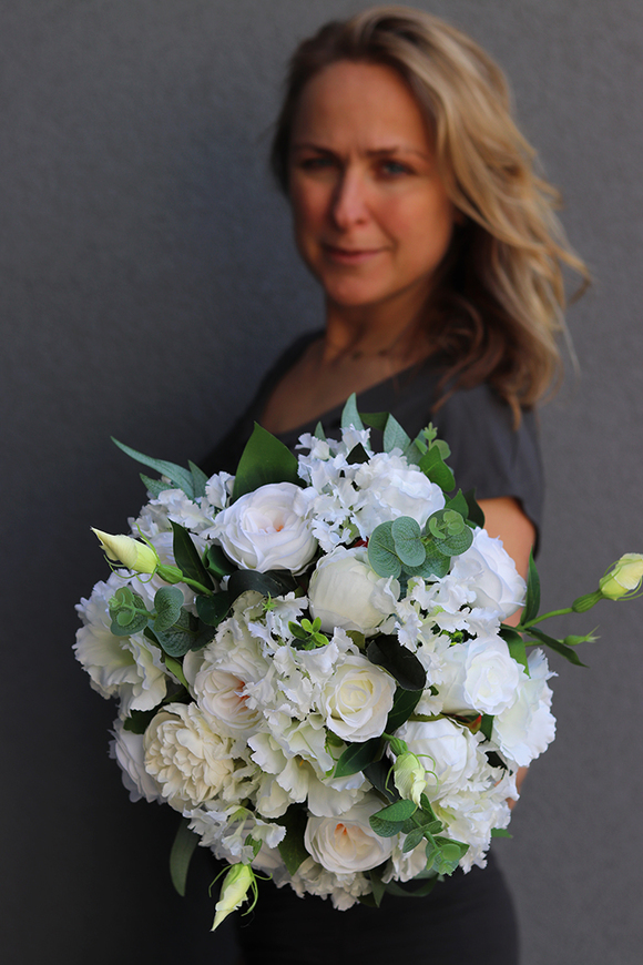 flowerbox w biało - złotym pudełku, Komunia II, wys.30cm