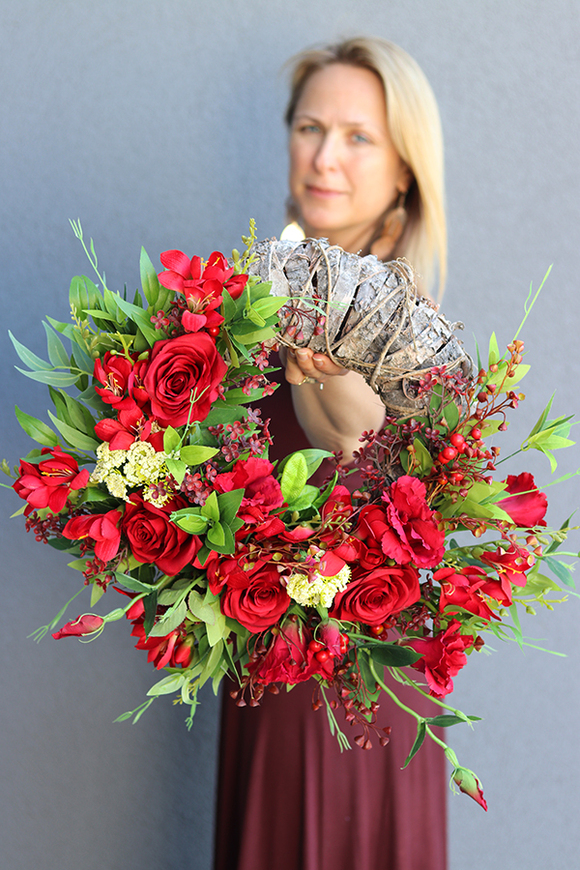 Red Flowers, wianek dekoracyjny, śr.45cm