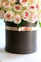 flowerbox 100 róż, Jubileo Prezenta, wys.58cm  