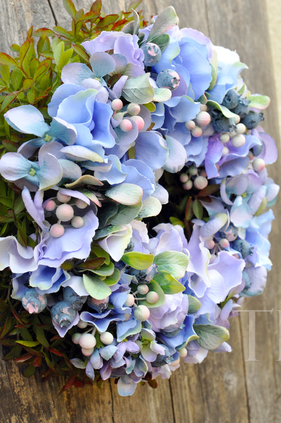 ładny wianek z hortensji Hellada, śr.27cm 