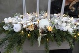 Silver Christmas Place zimowy stroik świąteczny, wym.60x30x19cm