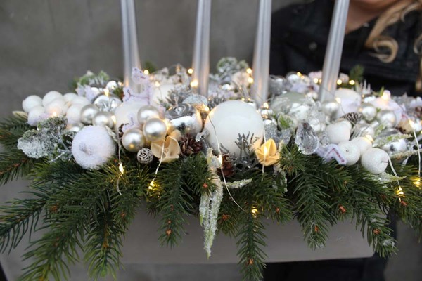 Silver Christmas Place zimowy stroik świąteczny, wym.60x30x19cm