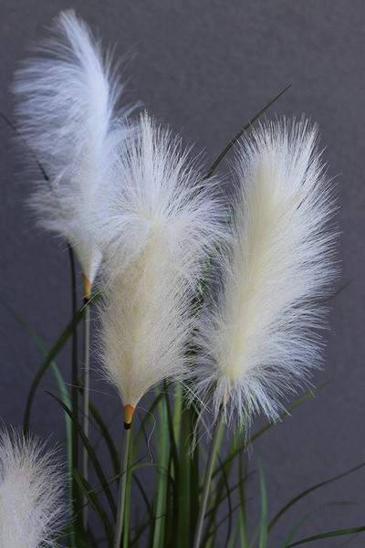 Gertruda Premium, trawy w białej donicy z dekoracjami, wys. 160cm