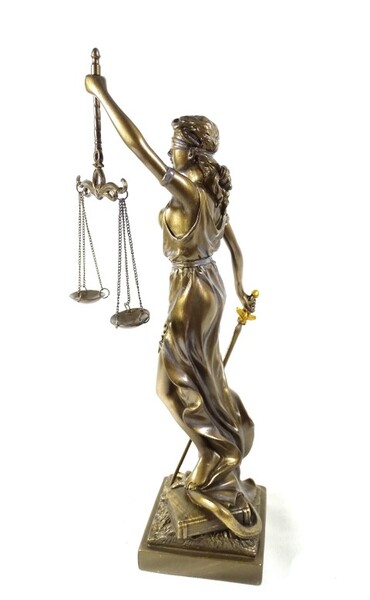 elegancka figurka, Temida, wys.35cm