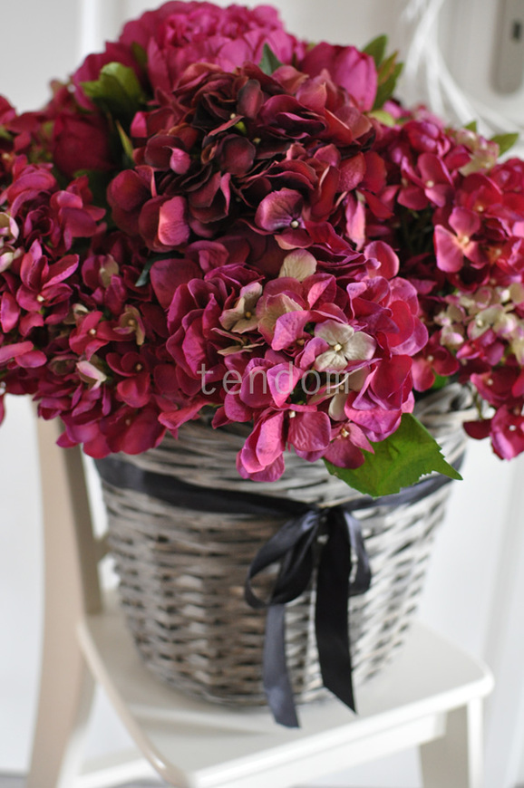 bogaty kosz z ciemnymi hortensjami i piwoniami Provance 50x50cm  