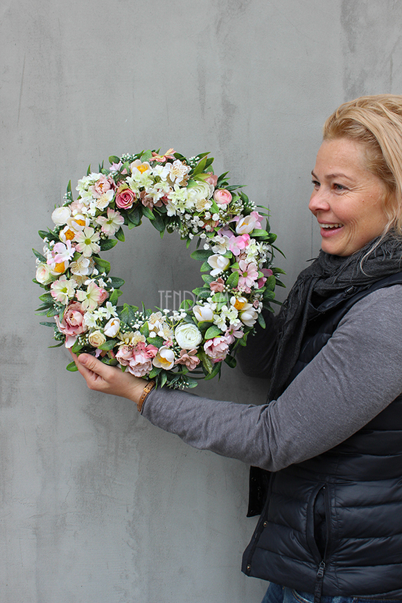 dekoracyjny wianek wiosenny Barbara śr.40cm