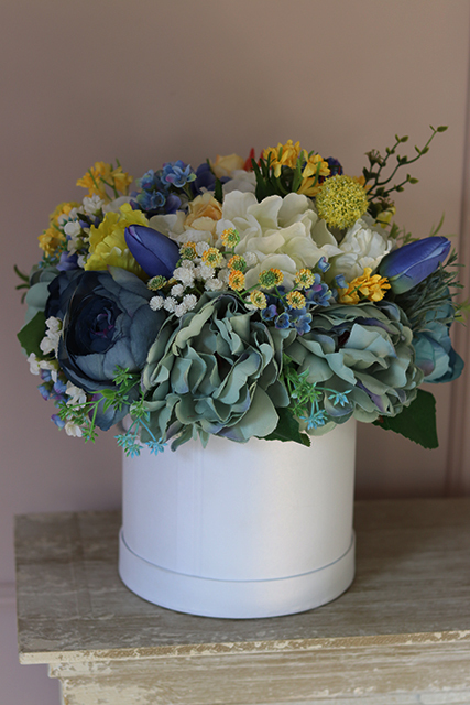Bonitte Blue, flowerbox w wiosennej kolorystyce, wys.30cm