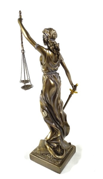 elegancka figurka, Temida, wys.35cm