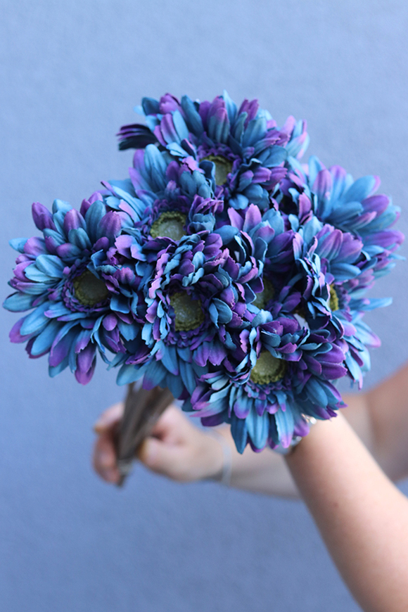 Gerbery Flamenco, bukiet fioletowo-granatowych kwiatów, dł.51cm