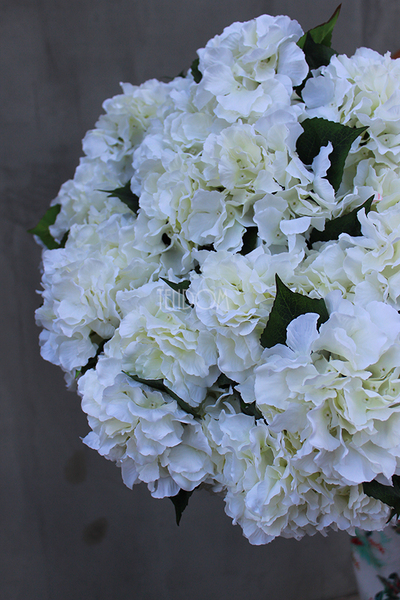 kosz Flowers Provance z białymi hortensjami wys.55cm