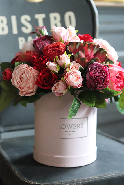 Celia, czerwono-różowy flowerbox z sukulentem, wys. 33cm