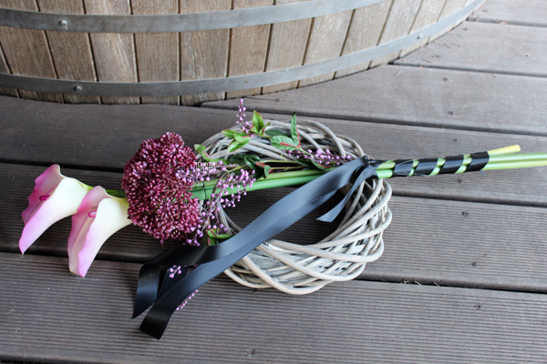 wianek dekoracja nagrobna Kalla 1 dł.80cm, śr.25cm