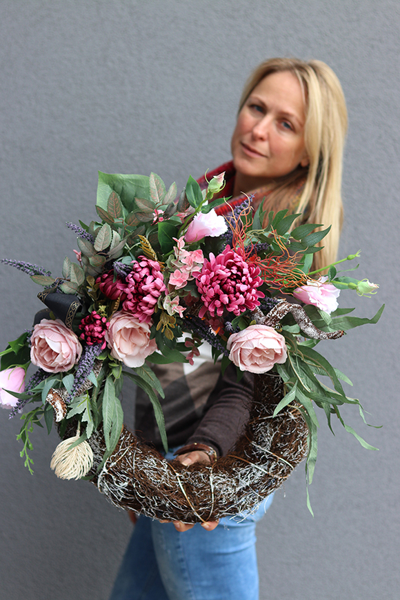 duży nagrobny wieniec z aniołem, Jerano, rozp.60cm 