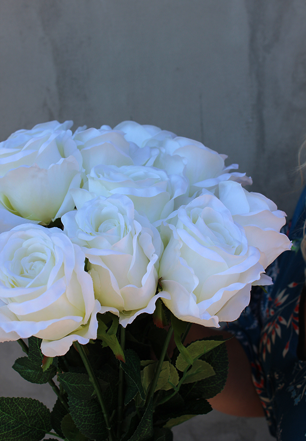 bukiet 12 białych róż, duży, Bianca dł.60cm