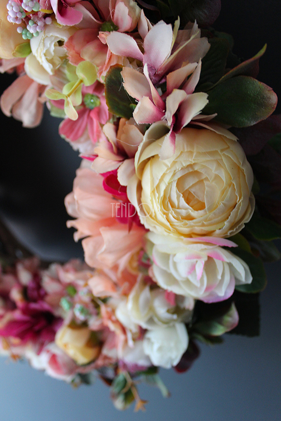 kwiatowy wianek ozdobny Kasia, śr.33cm