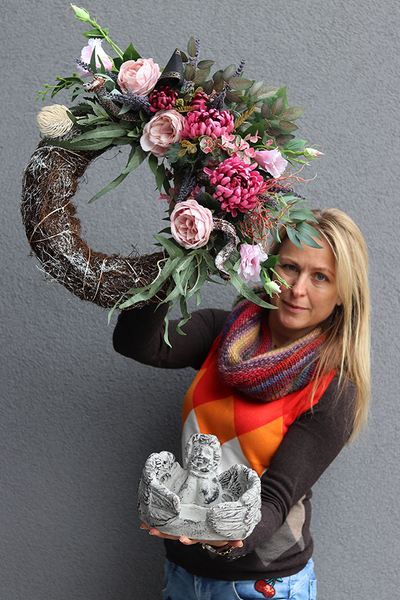 duży nagrobny wieniec z aniołem, Jerano, rozp.60cm 