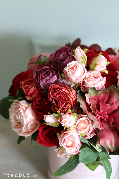 Celia, czerwono-różowy flowerbox z sukulentem, wys. 33cm