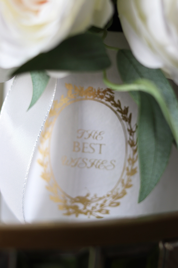 flowerbox w biało - złotym pudełku, Komunia II, wys.30cm