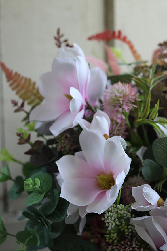 Adelita Borgio 2, efektowna kompozycja kwiatowa w wazonie, wys.46cm 