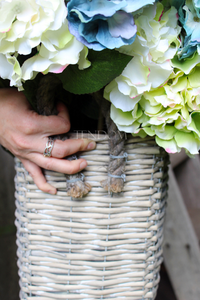 bardzo bogaty kosz z hortensjami Provance Sea, wys.69cm, szer.70cm  