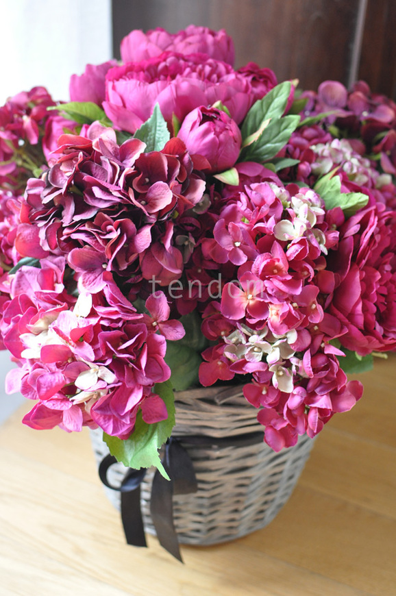 bogaty kosz z ciemnymi hortensjami i piwoniami Provance 50x50cm  