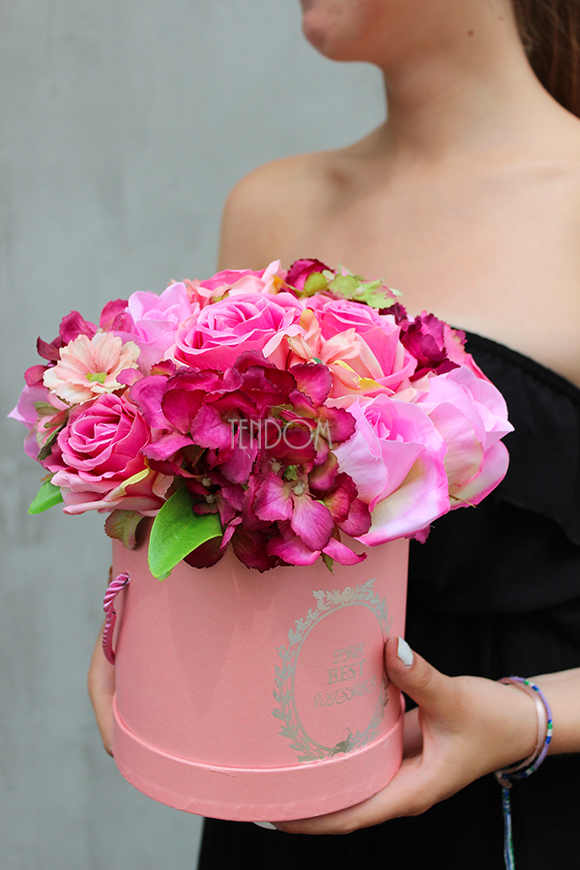 Różowy Dom, kompozycja kwiatowa / bukiet / flowerbox, wys.25cm