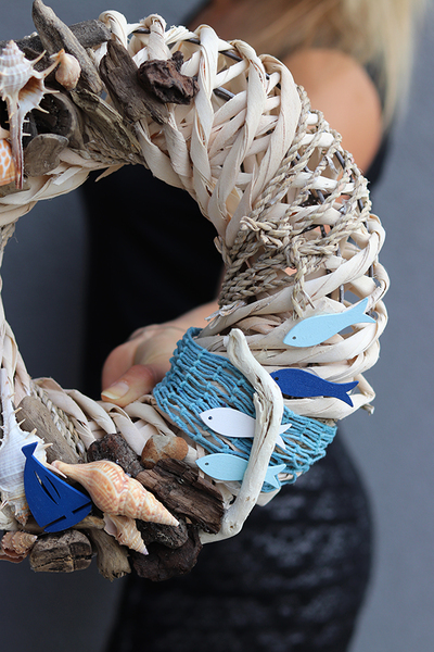 Ławica, marynistyczny wianek na drzwi z rybami, śr.28cm