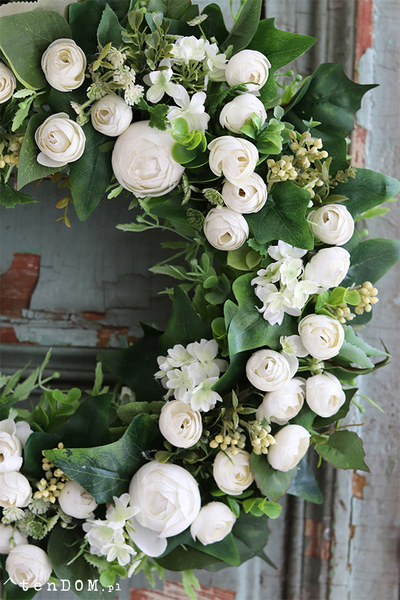 Arabella 2, biały wianek z pełnikami, śr.40cm